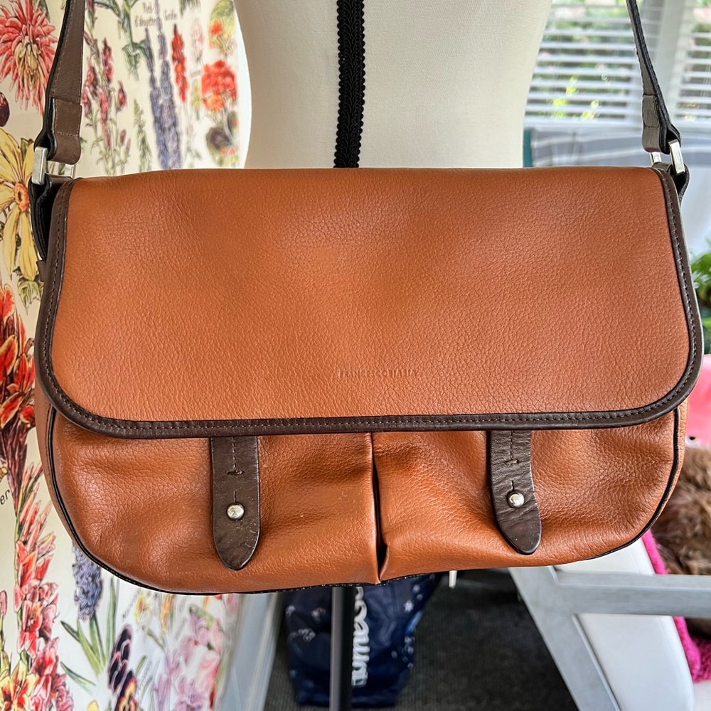 Francesco Biasia shoulder bag leather, caramel color with deep brown piping.